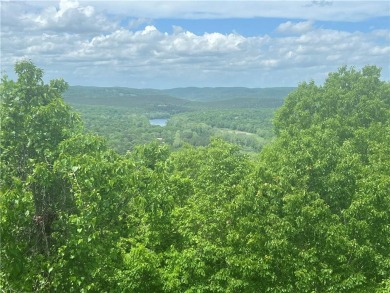 5 minutes from Eureka Springs, 3 minutes from Table Rock Lake, 7 on Holiday Island Executive Golf Course in Arkansas - for sale on GolfHomes.com, golf home, golf lot