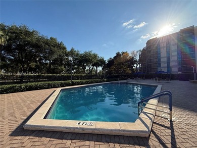 Spacious condo in the heart of Aventura at 3301 N Country Club on Turnberry Isle Resort and Club in Florida - for sale on GolfHomes.com, golf home, golf lot