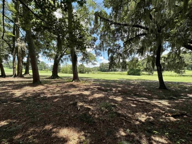 2Bed/1bath Quad overlooking Hilamin Golf Course several long on Hilaman Park Golf Course in Florida - for sale on GolfHomes.com, golf home, golf lot
