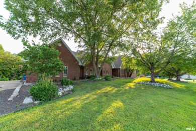 This home is a show-stopping 5-bedroom, 3.5-bath ranch-style on Spring Lake Country Club in Illinois - for sale on GolfHomes.com, golf home, golf lot