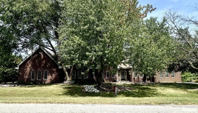 This home is a show-stopping 5-bedroom, 3.5-bath ranch-style on Spring Lake Country Club in Illinois - for sale on GolfHomes.com, golf home, golf lot