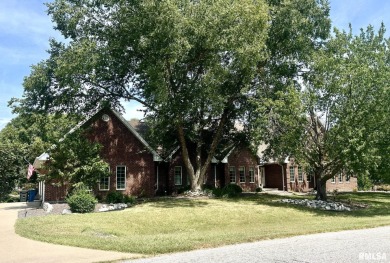 This home is a show-stopping 5-bedroom, 3.5-bath ranch-style on Spring Lake Country Club in Illinois - for sale on GolfHomes.com, golf home, golf lot