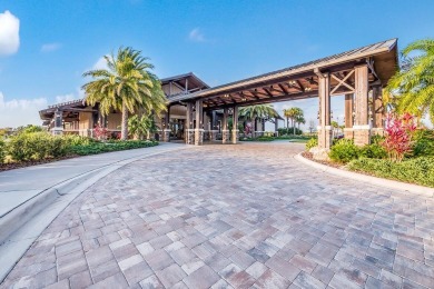 This beautifully updated 3-bedroom, 2-bathroom home offers 2,166 on Ritz-Carlton Members Golf Club in Florida - for sale on GolfHomes.com, golf home, golf lot
