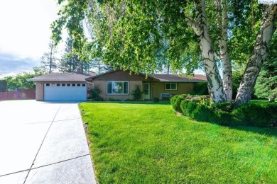 MLS# 284239 Welcome home! Nestled in a cul-de-sac, this charming on Meadow Springs Country Club in Washington - for sale on GolfHomes.com, golf home, golf lot