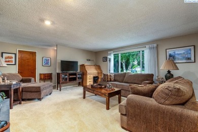 MLS# 284239 Welcome home! Nestled in a cul-de-sac, this charming on Meadow Springs Country Club in Washington - for sale on GolfHomes.com, golf home, golf lot