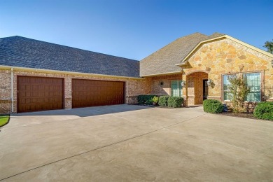 Pecan Plantation Park Place. Experience the exceptional in this on Pecan Plantation Country Club in Texas - for sale on GolfHomes.com, golf home, golf lot