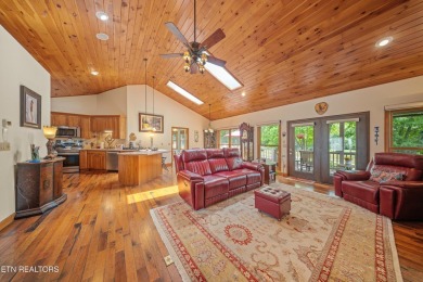 ''Welcome Home'' This 2093 sq ft split floor plan home is on Heatherhurst Golf Course in Tennessee - for sale on GolfHomes.com, golf home, golf lot