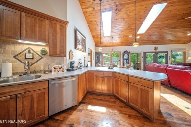 ''Welcome Home'' This 2093 sq ft split floor plan home is on Heatherhurst Golf Course in Tennessee - for sale on GolfHomes.com, golf home, golf lot