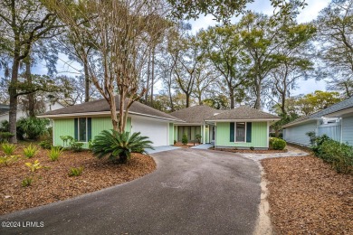 This patio home on 1 level is move in ready. Bright and open on Dataw Island Club in South Carolina - for sale on GolfHomes.com, golf home, golf lot
