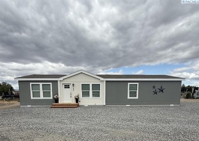 MLS# 284252 This brand new 3 bed, 2 bath Marlette manufactured on Desert Aire Golf Course in Washington - for sale on GolfHomes.com, golf home, golf lot