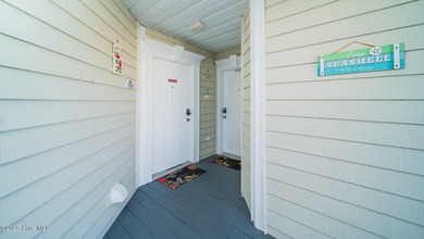 You'll love this 2 bedroom, 2 bath upper condo with a spacious on Brunswick Plantation and Golf Resorts in North Carolina - for sale on GolfHomes.com, golf home, golf lot