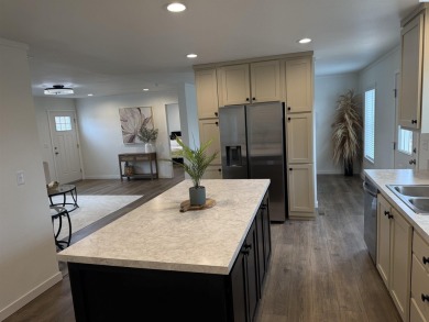 MLS# 284252 This brand new 3 bed, 2 bath Marlette manufactured on Desert Aire Golf Course in Washington - for sale on GolfHomes.com, golf home, golf lot