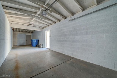 This lovely 3BD, 2BA, 2CAR mid-century Home with a modern flare on Las Vegas National Golf Club in Nevada - for sale on GolfHomes.com, golf home, golf lot