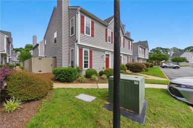 Beautiful End-Unit Condo with Two Primary Suites in Kempsville on Kempsville Greens Municipal Golf Course in Virginia - for sale on GolfHomes.com, golf home, golf lot
