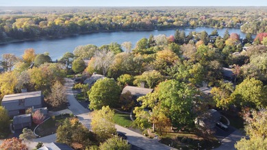 A MUST SEE - Welcome to this stunning 2 Bedroom, 2 Bath with a on Pine Meadow Golf Club in Illinois - for sale on GolfHomes.com, golf home, golf lot