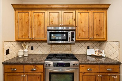 OPEN Sat. 3/21 from 11-1. Luxury single-level home on the golf on BanBury Golf Club in Idaho - for sale on GolfHomes.com, golf home, golf lot