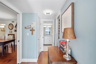 DECORATOR COMPLETELY REMODELED THREE BEDROOM SPLIT PLAN, TWO on Oaks Country Club in Florida - for sale on GolfHomes.com, golf home, golf lot