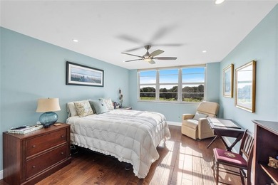 DECORATOR COMPLETELY REMODELED THREE BEDROOM SPLIT PLAN, TWO on Oaks Country Club in Florida - for sale on GolfHomes.com, golf home, golf lot