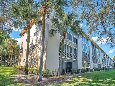 Beautiful 2-bedroom, 2 bathroom condo in the sought-after on Wynmoor Golf Course in Florida - for sale on GolfHomes.com, golf home, golf lot