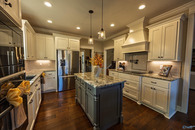 CANEBRAKE GOLF FRONT LUXURY! This executive 4BR/3.5BA home on Canebrake Golf Club in Alabama - for sale on GolfHomes.com, golf home, golf lot