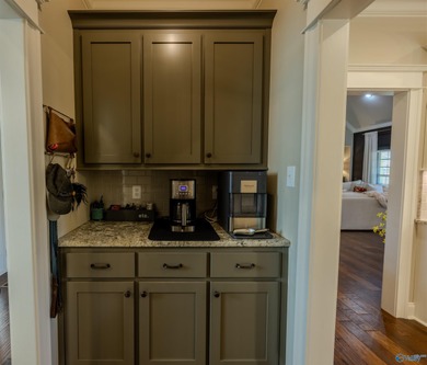 CANEBRAKE GOLF FRONT LUXURY! This executive 4BR/3.5BA home on Canebrake Golf Club in AL - for sale on GolfHomes.com, golf home, golf lot