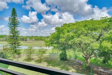 NEW ROOF! WASHER/DRYER in Unit! COMPLETELY FURNISHED 1 Bedroom on Inverrary Country Club in Florida - for sale on GolfHomes.com, golf home, golf lot