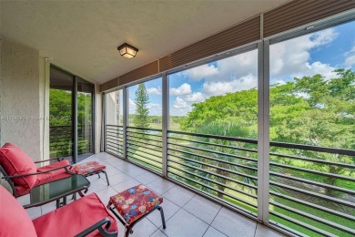 NEW ROOF! WASHER/DRYER in Unit! COMPLETELY FURNISHED 1 Bedroom on Inverrary Country Club in Florida - for sale on GolfHomes.com, golf home, golf lot