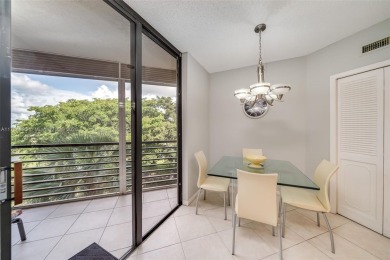 NEW ROOF! WASHER/DRYER in Unit! COMPLETELY FURNISHED 1 Bedroom on Inverrary Country Club in Florida - for sale on GolfHomes.com, golf home, golf lot