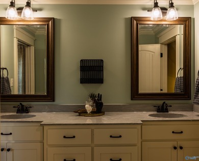 CANEBRAKE GOLF FRONT LUXURY! This executive 4BR/3.5BA home on Canebrake Golf Club in AL - for sale on GolfHomes.com, golf home, golf lot