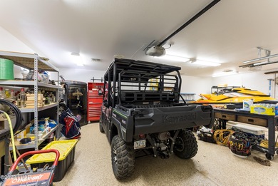 Welcome to this spacious 3-bedroom, 2-bathroom home with 1,826 on London Bridge Golf Course in Arizona - for sale on GolfHomes.com, golf home, golf lot