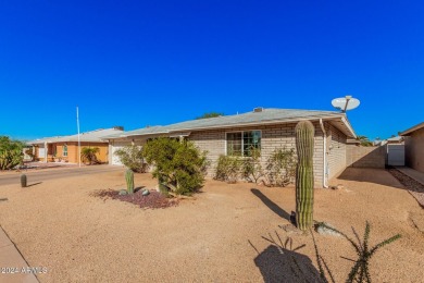 Welcome to this lovely 2-bedroom, 2-bath residence in the 55+ on Sunland Village Golf Club in Arizona - for sale on GolfHomes.com, golf home, golf lot