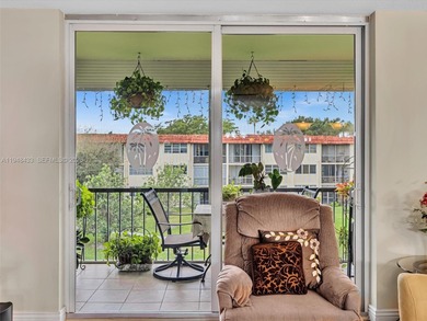 ~ MOTIVATED SELLER! ~ Immaculate 2BR/2BA in the prestigious on Hollybrook Golf and Tennis Club  in Florida - for sale on GolfHomes.com, golf home, golf lot