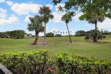 Enjoy this lovely 3 bedroom house overlooking the golf course on Fountains Golf and Country Club in Florida - for sale on GolfHomes.com, golf home, golf lot