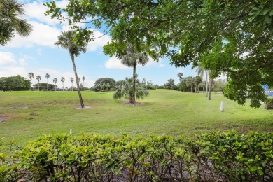 Enjoy this lovely 3 bedroom house overlooking the golf course on Fountains Golf and Country Club in Florida - for sale on GolfHomes.com, golf home, golf lot