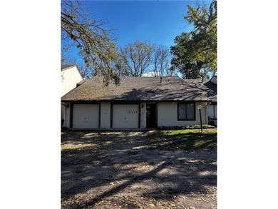 Beautifully Updated Mission Lake Townhome Backing to Scenic on Minor Park Golf Course in Missouri - for sale on GolfHomes.com, golf home, golf lot