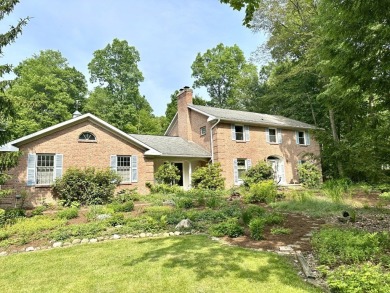 NORTH END COLONIAL IN THE PRESTIGIOUS EDGEWOOD NEIGHBORHOOD on Hailwood Golf Club in Pennsylvania - for sale on GolfHomes.com, golf home, golf lot