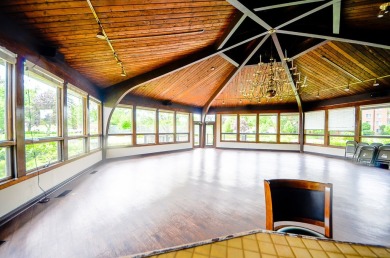 Must-See! Immaculate, Move-In Ready Ground-Floor Condo in on Arlington Lakes Golf Club in Illinois - for sale on GolfHomes.com, golf home, golf lot