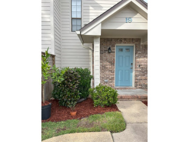 BEAUTIFUL 'beach house' townhome in the coveted Crosswinds on Fort Walton Beach Golf Course in Florida - for sale on GolfHomes.com, golf home, golf lot