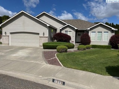 MLS# 284367 Beautiful Canyon Lakes Rambler located just a couple on Canyon Lakes Golf Course in Washington - for sale on GolfHomes.com, golf home, golf lot