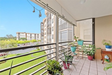 Experience the perfect blend of comfort and convenience in this on Pembroke Lakes Golf Club in Florida - for sale on GolfHomes.com, golf home, golf lot