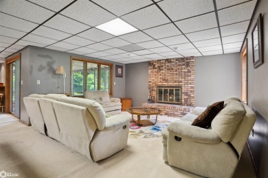 Luxury Living on the Burlington Golf Course  Welcome to this on Burlington Golf Club in Iowa - for sale on GolfHomes.com, golf home, golf lot