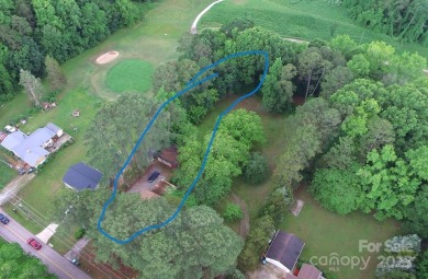 Welcome Home! Charming 2-bedroom, 2 full bath home sitting on on Rolling Hills Golf Club in North Carolina - for sale on GolfHomes.com, golf home, golf lot