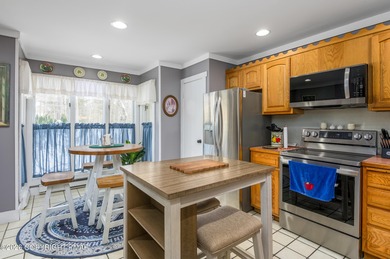 Don't let snow keep you away, Pinecrest shovels right up to your on Pinecrest Lake Golf and Country Club in Pennsylvania - for sale on GolfHomes.com, golf home, golf lot