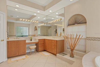 County club living in culturally rich Sarasota. Discover a on University Park Country Club in Florida - for sale on GolfHomes.com, golf home, golf lot