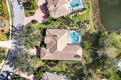 County club living in culturally rich Sarasota. Discover a on University Park Country Club in Florida - for sale on GolfHomes.com, golf home, golf lot