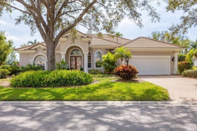 County club living in culturally rich Sarasota. Discover a on University Park Country Club in Florida - for sale on GolfHomes.com, golf home, golf lot