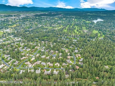 RECENTLY REMODELED SINGLE-LEVEL HAVEN IN DESIRABLE FOREST HILLS on Hayden Lake Country Club in Idaho - for sale on GolfHomes.com, golf home, golf lot