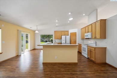 MLS# 284434 This charming 4-bedroom, 2-bath home offers on Canyon Lakes Golf Course in Washington - for sale on GolfHomes.com, golf home, golf lot