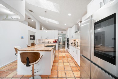 Beautifully updated 3BR/2BA in Lakeridge 55+! Roof 2011 on  in Florida - for sale on GolfHomes.com, golf home, golf lot