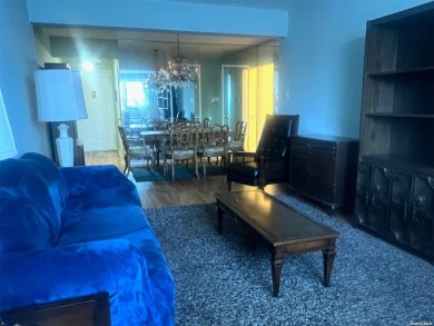 Beautiful 2 bedroom apartment in highly desirable Forest Park on Forest Park Golf Course in New York - for sale on GolfHomes.com, golf home, golf lot